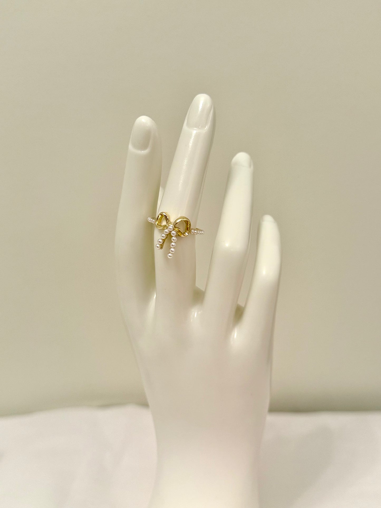 Gold Ribbon Ring